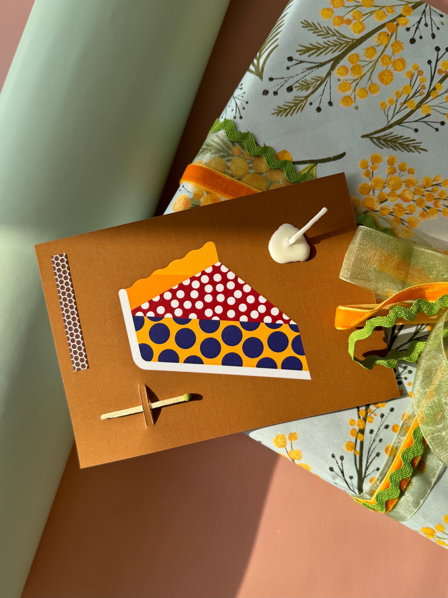 Открытка свечка "Торт", от Вьюнчик, 14,8х10,5 см (А6), стильная открытка на день рождения