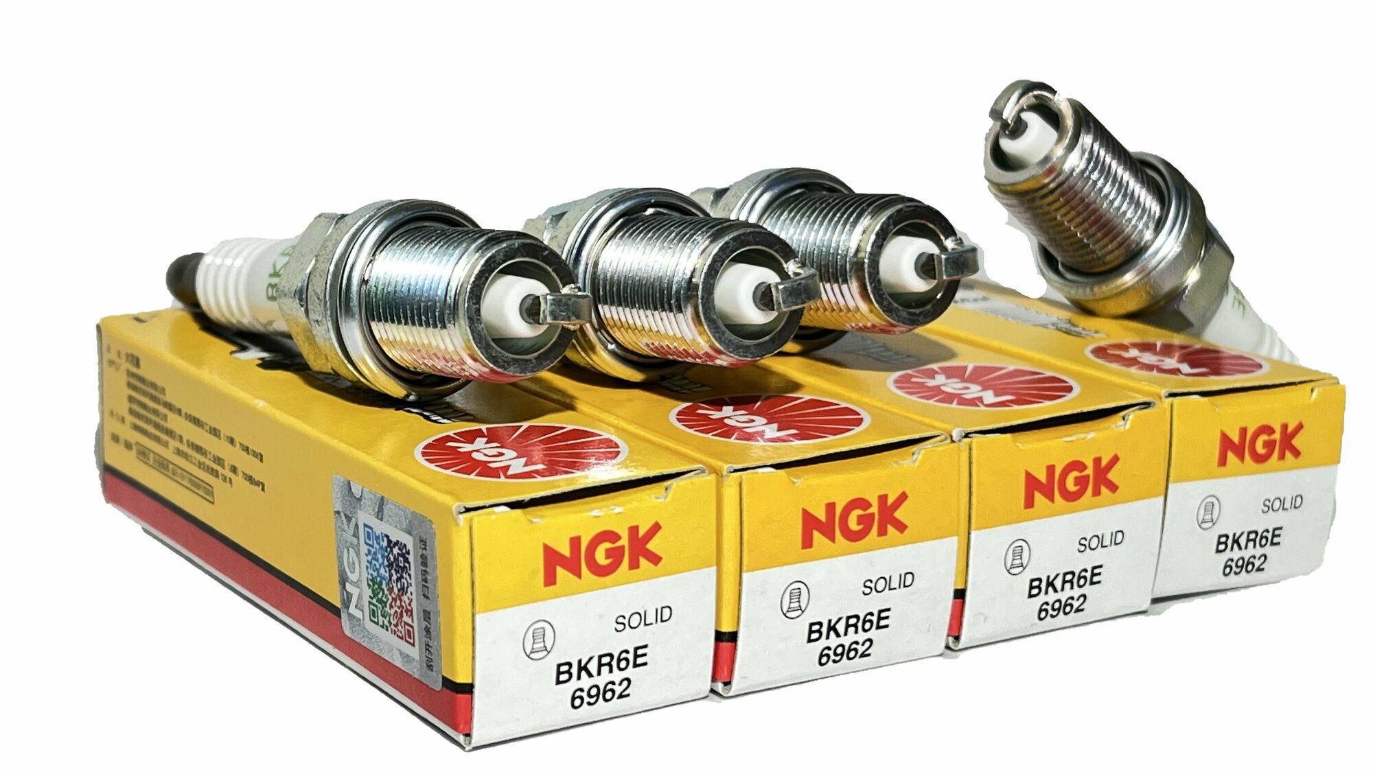 NGK BKR6E, 6962,(4шт) Свечи зажигания для Лада гранта, калина, ларгус, веста, XRAY,