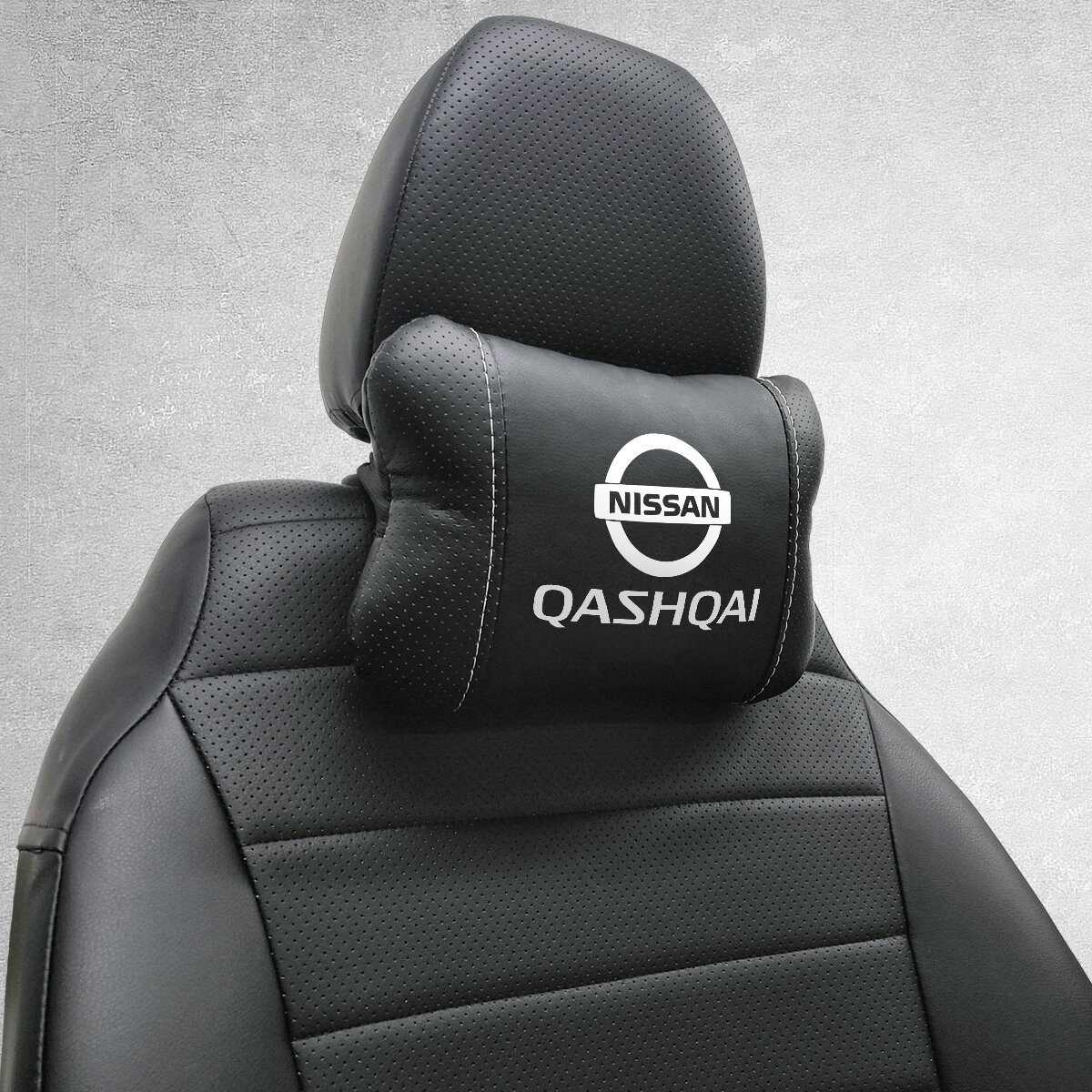 Автомобильная подушка под шею на подголовник эмблема Nissan Qashqai, для Ниссан Кашкай. Подушка для шеи в машину. Подушка на сиденье автомобиля.