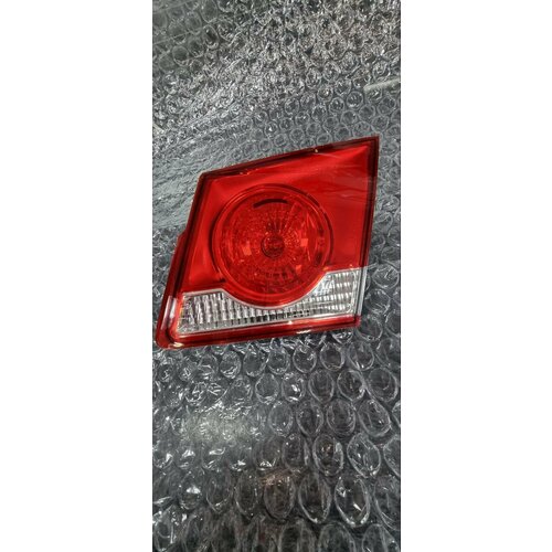 Фонарь задний правый в крышку багажника Круз Chevrolet Cruze аналог 2100₽