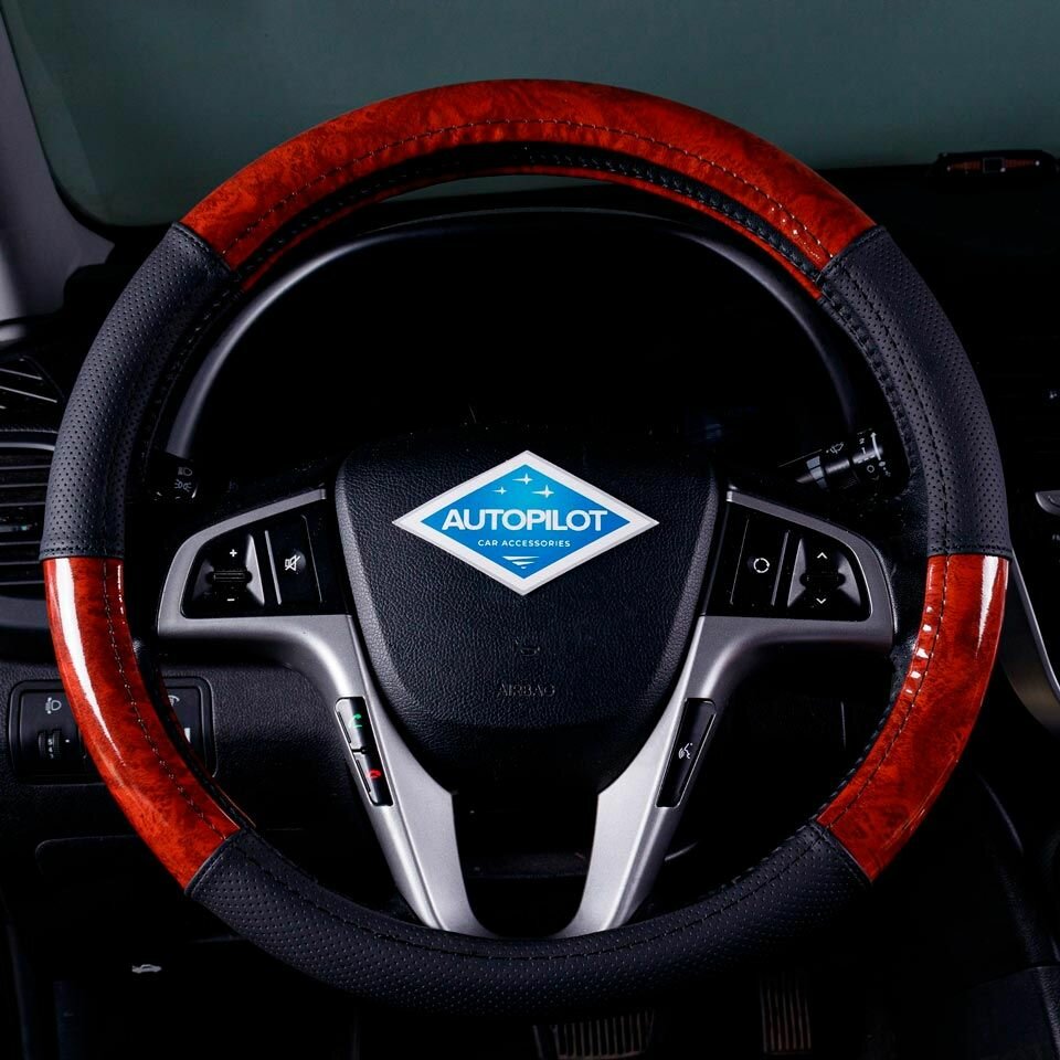 Оплетка, чехол (накидка) на руль Шевроле Траверс (2017 - 2021) внедорожник 5 дверей / Chevrolet Traverse, экокожа и карбон, Черный и коричневый