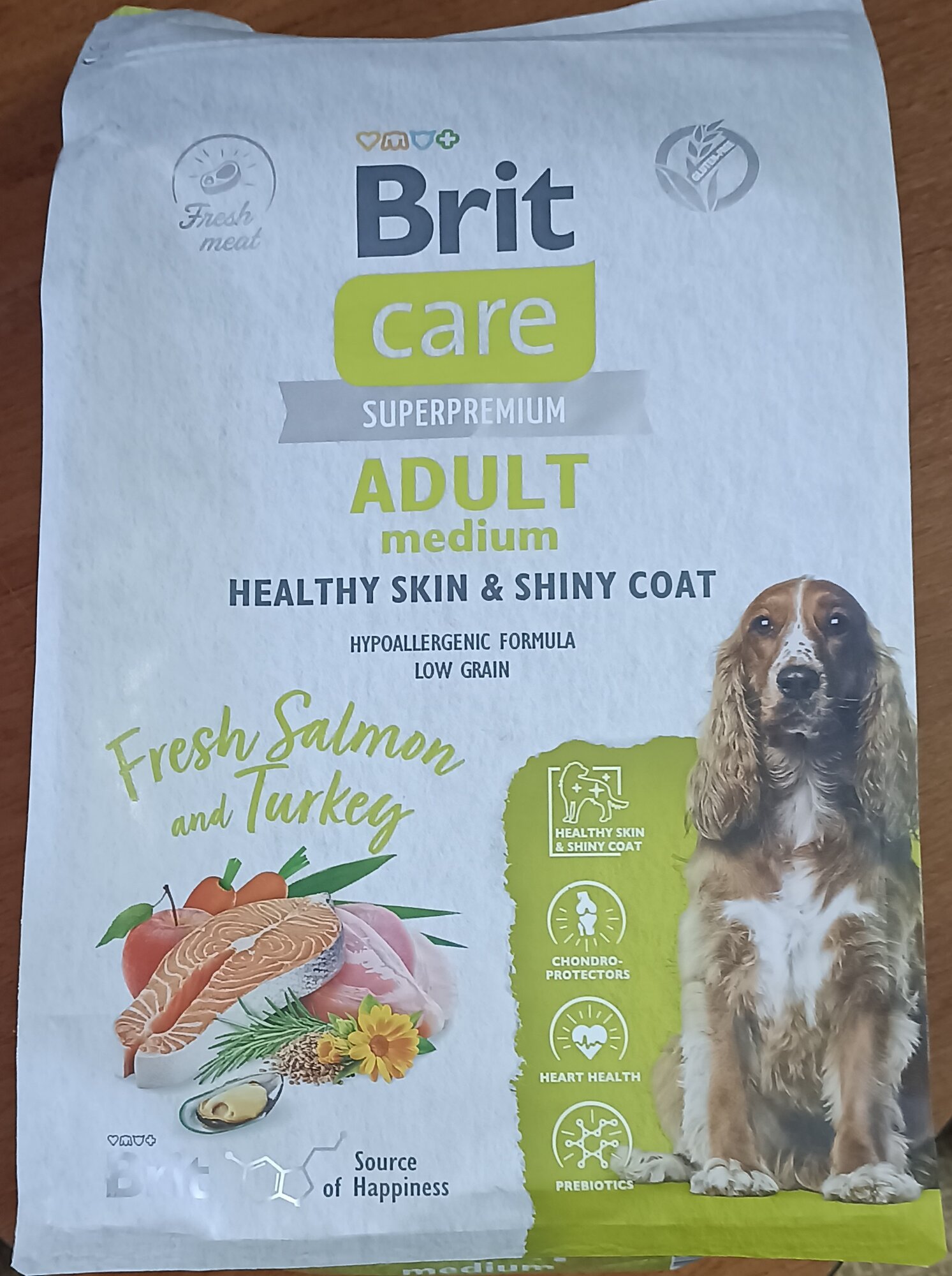 Сухой корм BRIT CARE Adult Medium Healthy Skin&Shiny Coat для взрослых собак средних пород с лососем и индейкой 12 кг