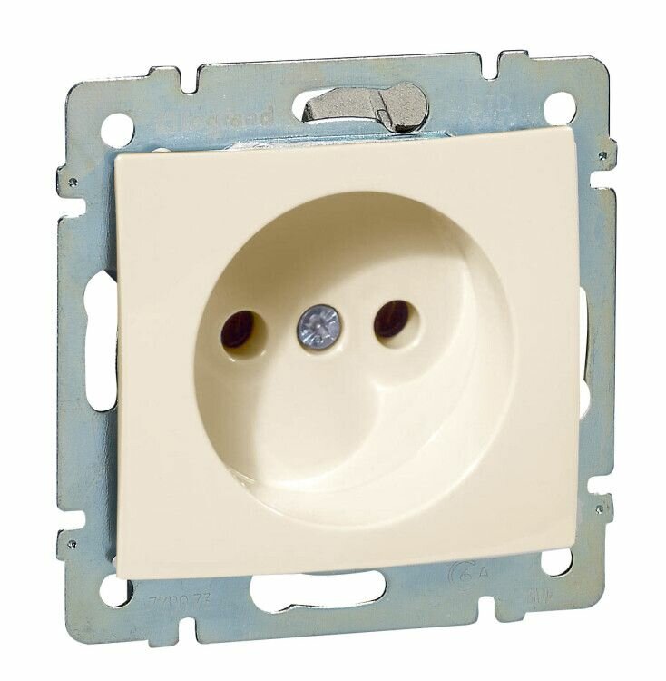 Розетка 2P сл. кость VALENA