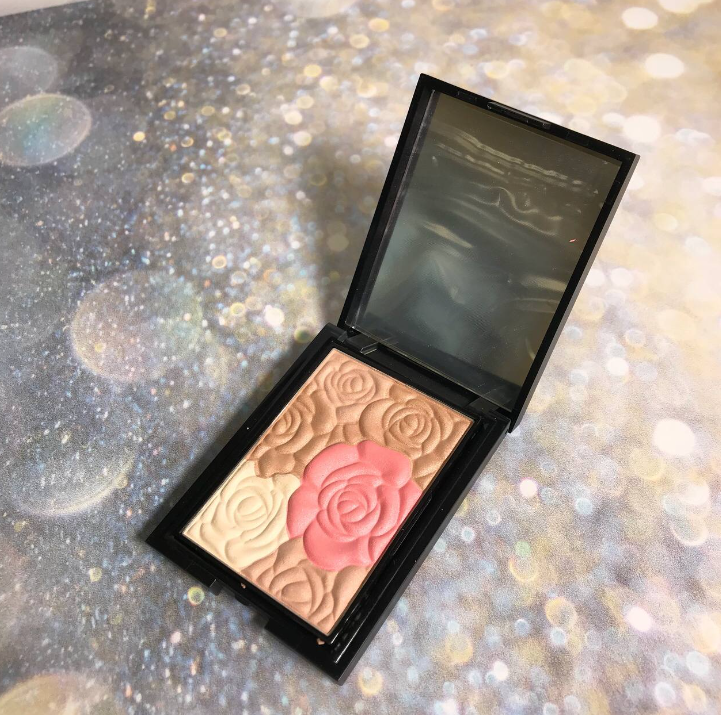 POSH Light Color Blush Минеральные Румяна + Хайлайтер + Контуринг 17 гр Тон 1 Бежево-розовый