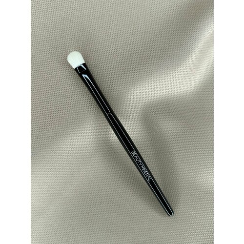 Кисть для макияжа глаз, для растушевки теней, хайлайтера и консилера линейки BEAUTY MINERAL PREMIUM