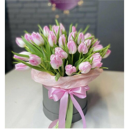 Тюльпаны розовые 29шт / Букет в коробке / Цветы