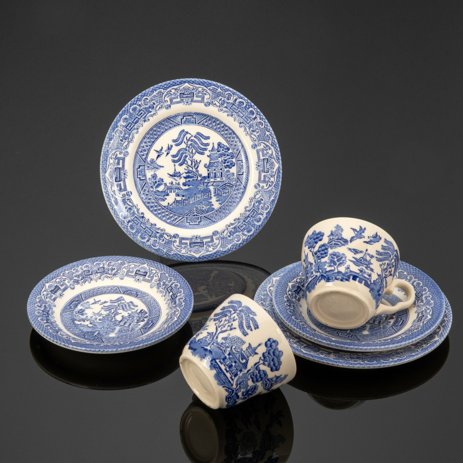 Набор чайных трио " Blue Willow" тет-а-тет (на 2 персоны), EIT (English Ironstone Tableware, Ltd.), фаянс