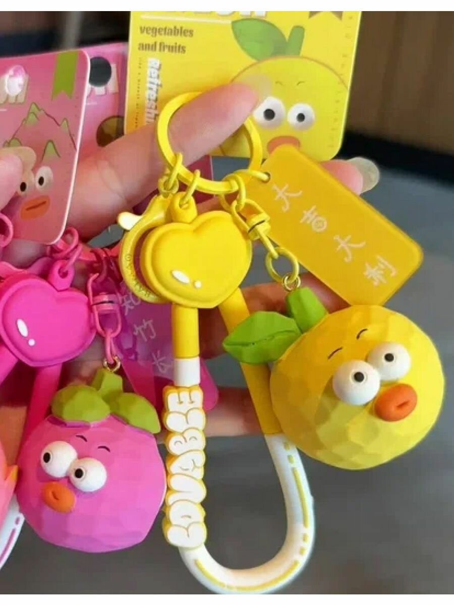 Брелок, желтый — фото 1