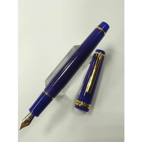 Ручка перьевая лёгкая, классическая с колпачком на винте 