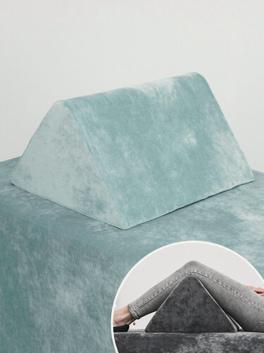 Изображение товара Подушка под ноги треугольник под колени на кушетку велюр, аквамариновый