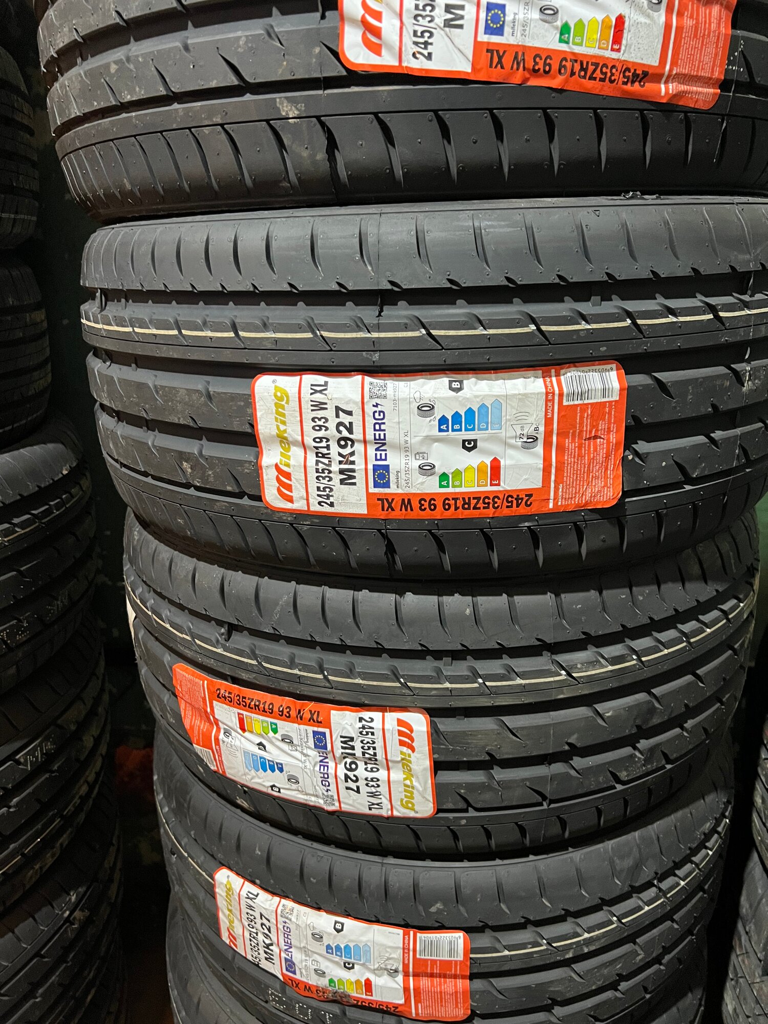Шины Mileking MK927 245/35 R19 93W, летние для легковых автомобилей