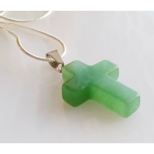 фото Крестик подвеска на шею крестик из нефрит на цепочке (серебрение), оберег и талисман удачи, нефрит, серебряный, зеленый китай
