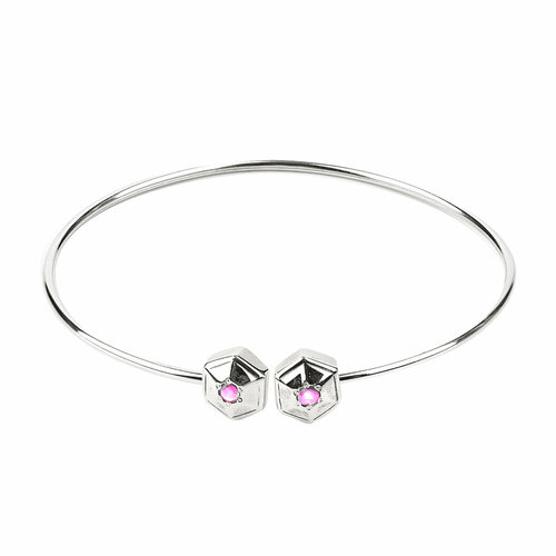 Жесткий браслет CORDE Серебряный жесткий браслет с натуральными рубинами, серебро, 925 проба, родирование, рубин, длина 17 см.