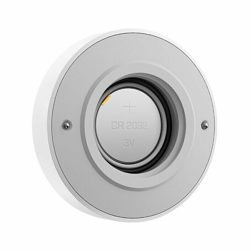 Сервисный центр Xiaomi с техником за работой