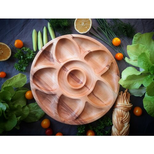 Круглый поднос из натурального дерева для сервировки стола 30см
