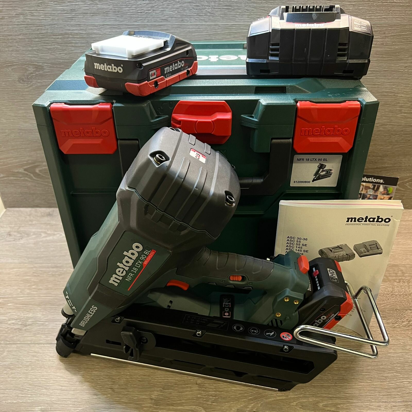 Аккумуляторный гвоздезабиватель Metabo NFR 18 LTX 90 BL, 612090800,2акб, зарядник 8 А/ч, оригинал