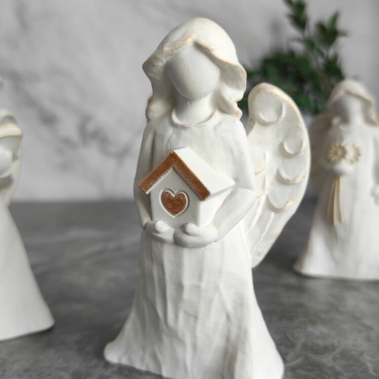 фото Статуэтка ангел хранитель дома оберег из гипса