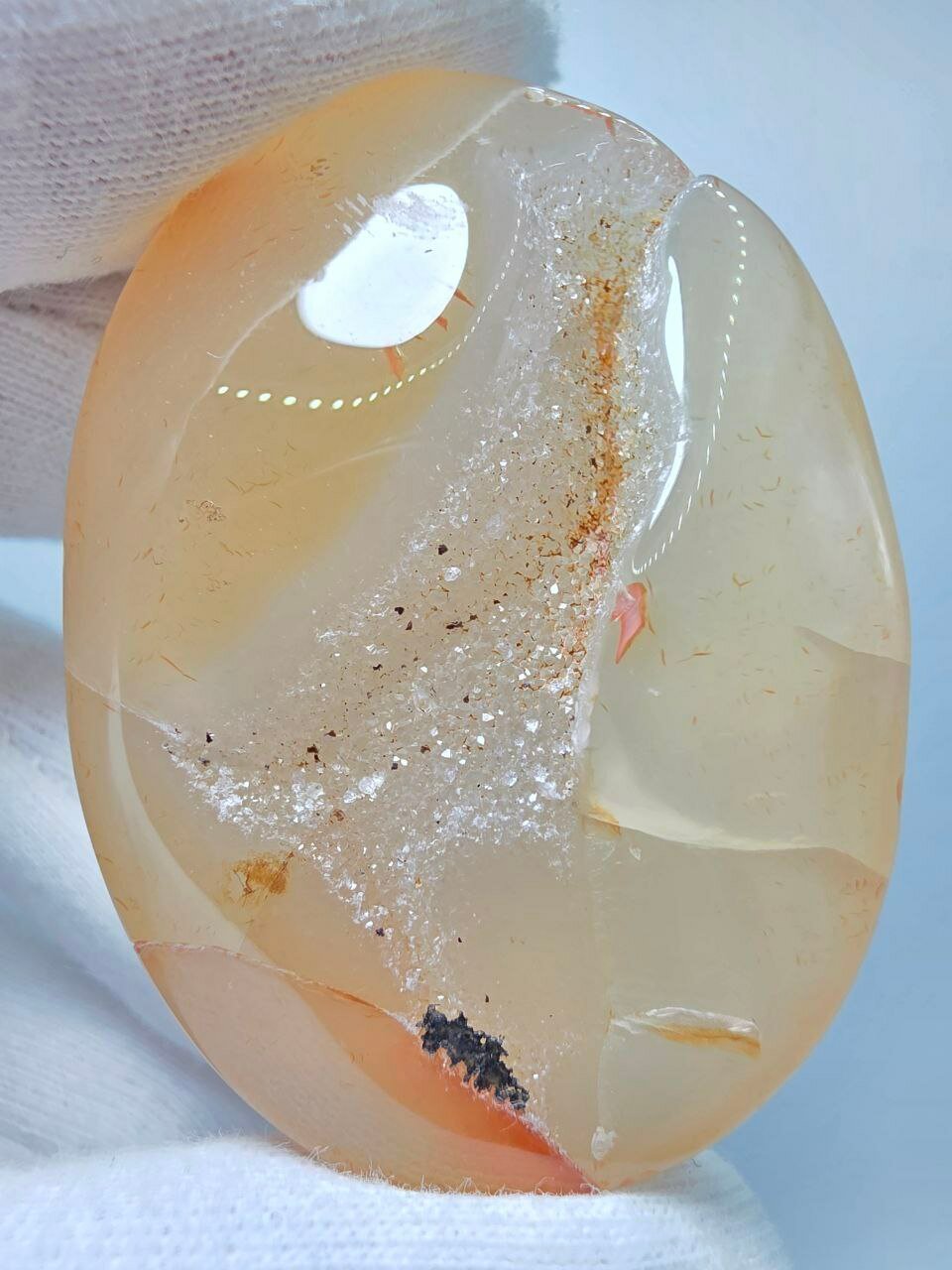 Сердолик с жеодой 51 мм, 48 г. — фото 1