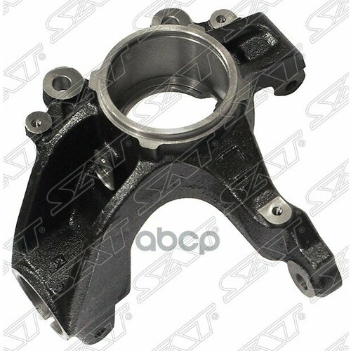фото Кулак поворотный mazda 3 09- rh sat арт. stbff433021