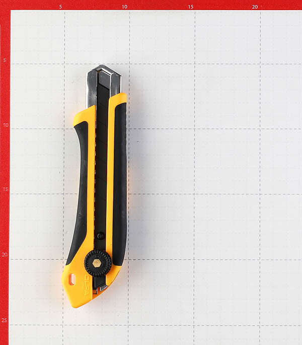 Нож строительный Olfa 25 мм с ломающимся лезвием пластиковый корпус