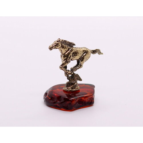 Сувенир статуэтка Лошадка степная из бронзы с янтарем 790₽