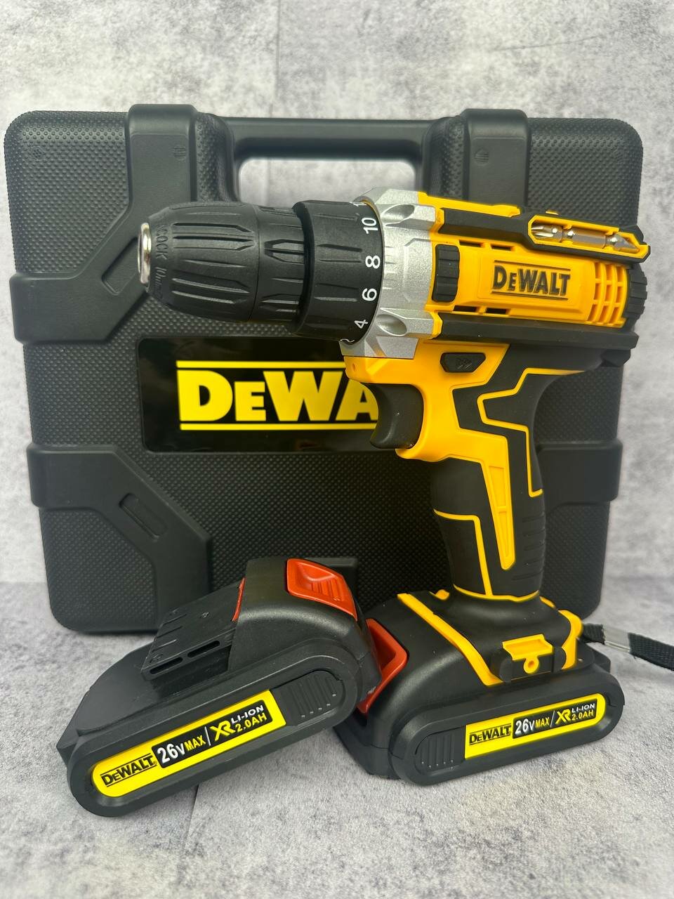 фото Аккумуляторный шуруповерт 26В с двумя батареями и кейсом