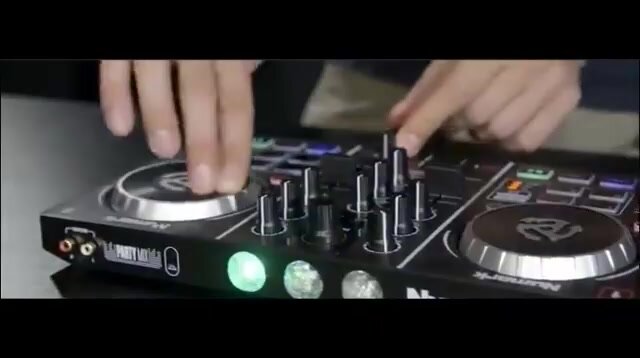 Numark Party Mix II Контроллер DJ / DJ для Serato DJ Lite и Algoriddim DJAY Pro AI — фото 1