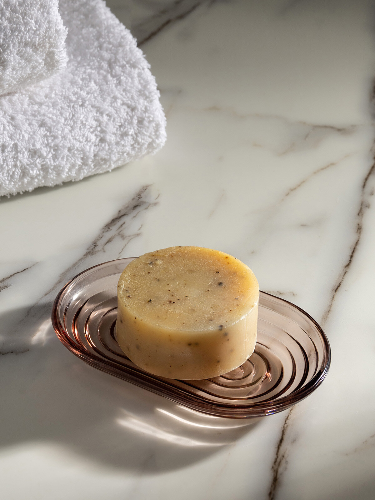 Мыльница DeNASTIA 14x9x2см, овальная, стекло, цвет коричневый — фото 1