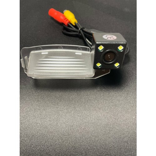 Камера заднего вида Mitsubishi Outlander 3 1150₽