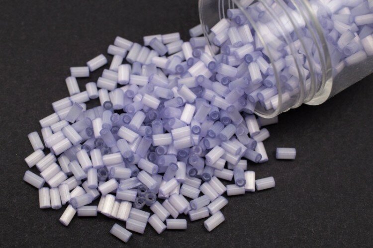 Бисер японский TOHO Bugle стеклярус 3мм #1447 сирень, сатин, 5 грамм — фото 1