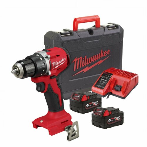 Аккумуляторная дрель-шуруповерт Milwaukee M18 BLDDRC-402C 4933492834 50500₽