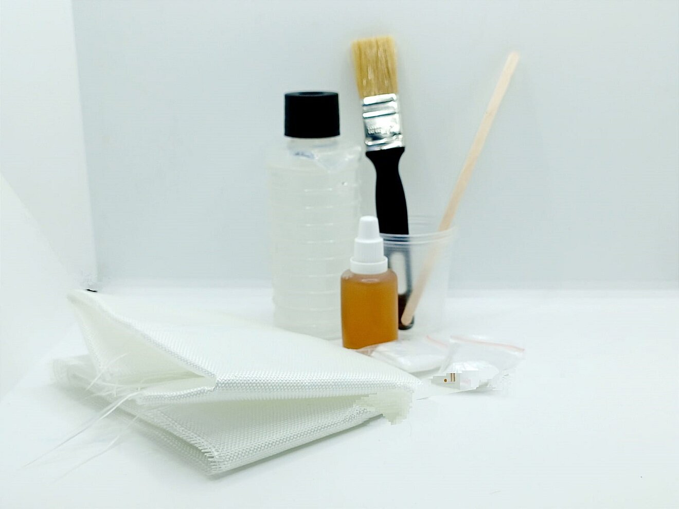 фото Ремонтный набор с полиэфирной смолой