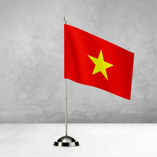Настольный флаг Вьетнама на пластиковой подставке под серебро
