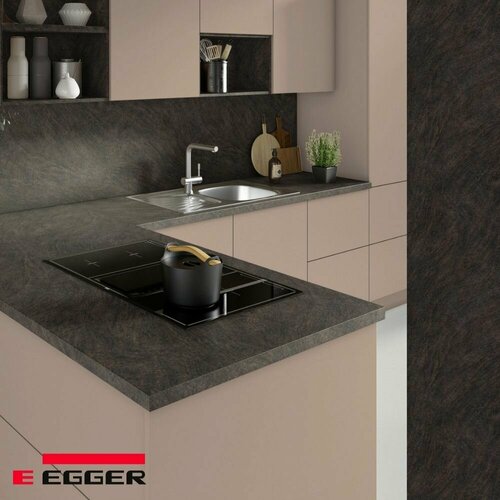 Столешница для кухни Egger 2300х600x38мм с торцевыми планками. Цвет - Сланец Чуприя черный