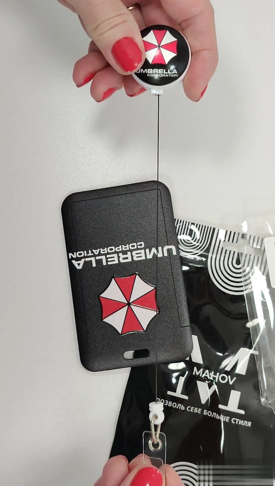 Бейдж для пропуска, карточки, бейджик с рулеткой Umbrella Corporation Resident Evil Корпорация Амбрелла Обитель Зла — фото 1