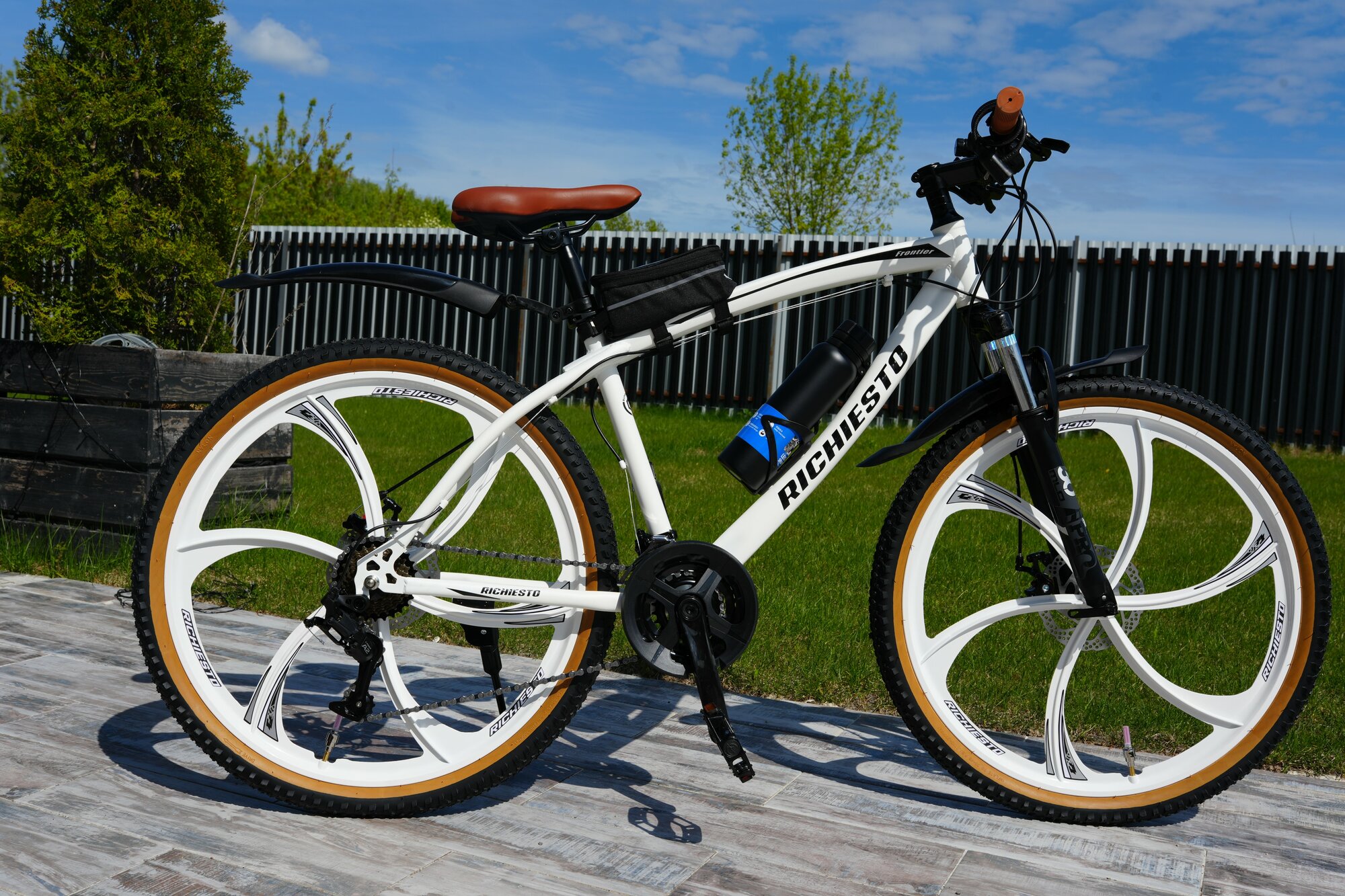 фото Велосипед RICHIESTO 26" на литых дисках, Горный Спортивный Унисекс, белый/коричневый