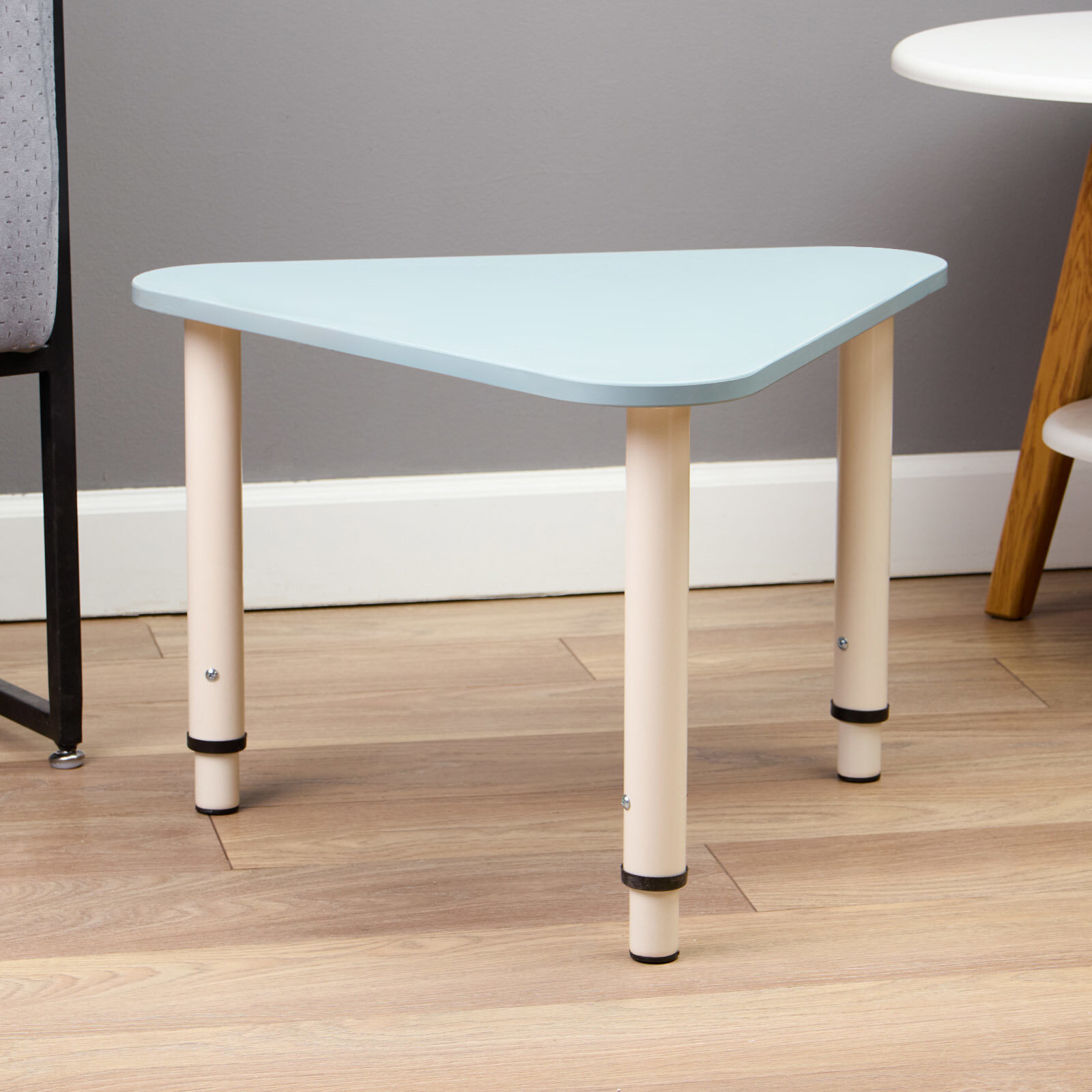 фото Стол Треугольник растущий гр.0-3 на металлокаркасе, Дастин грин