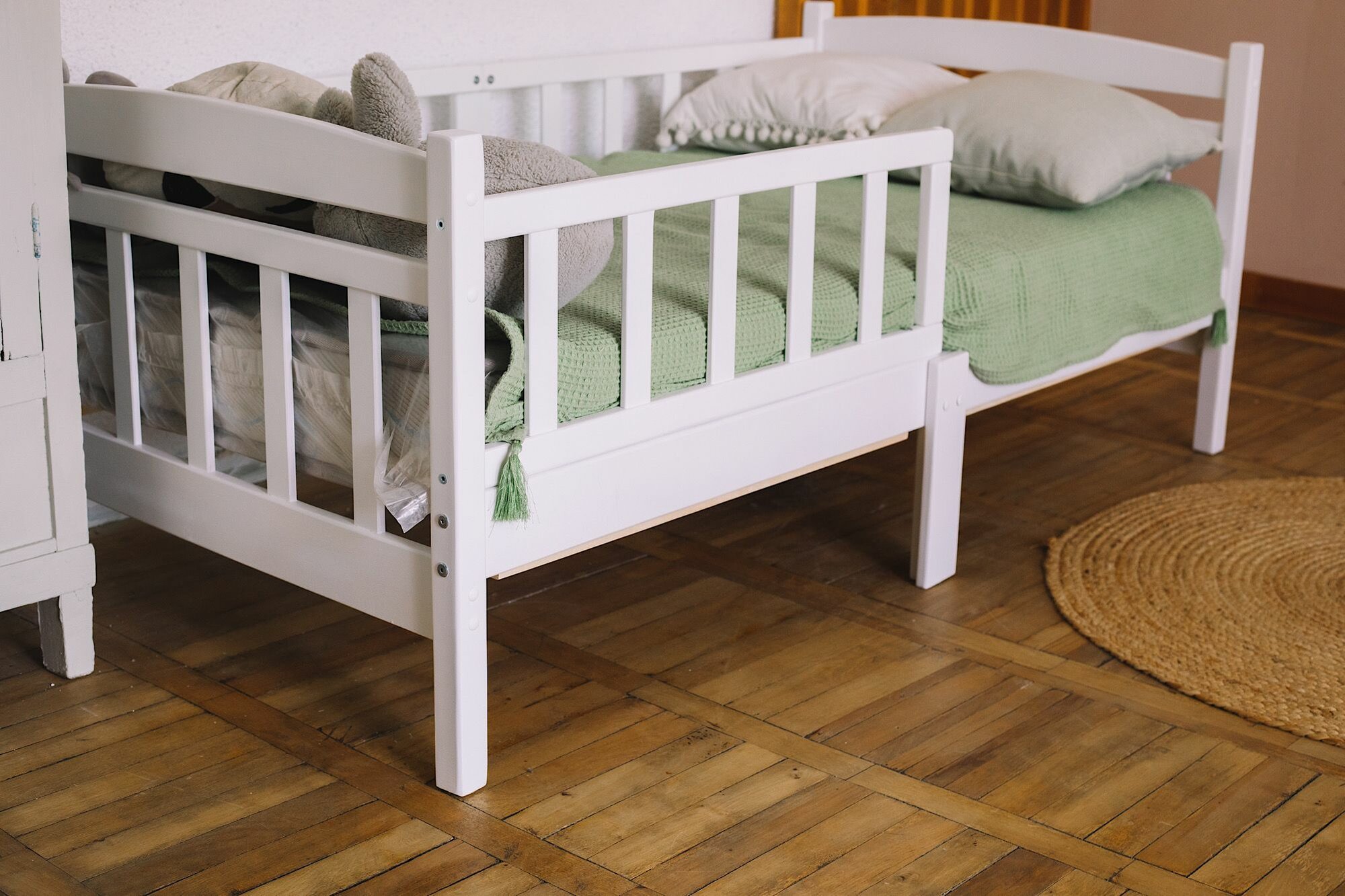 фото Кровать детская Адель с бортиком 160*80