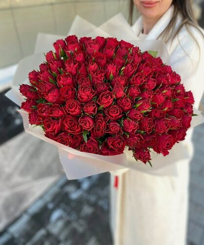 Изображение товара Букет Joy Flowers из 101 красной кенийской розы, высота 40 см