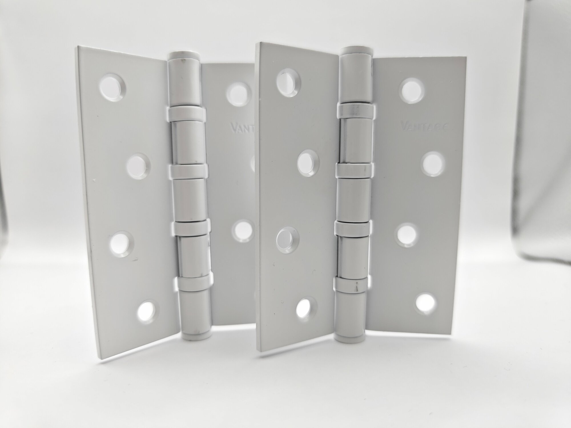 Универсальные дверные петли врезные Vantage 4BB-WH для межкомнатных дверей