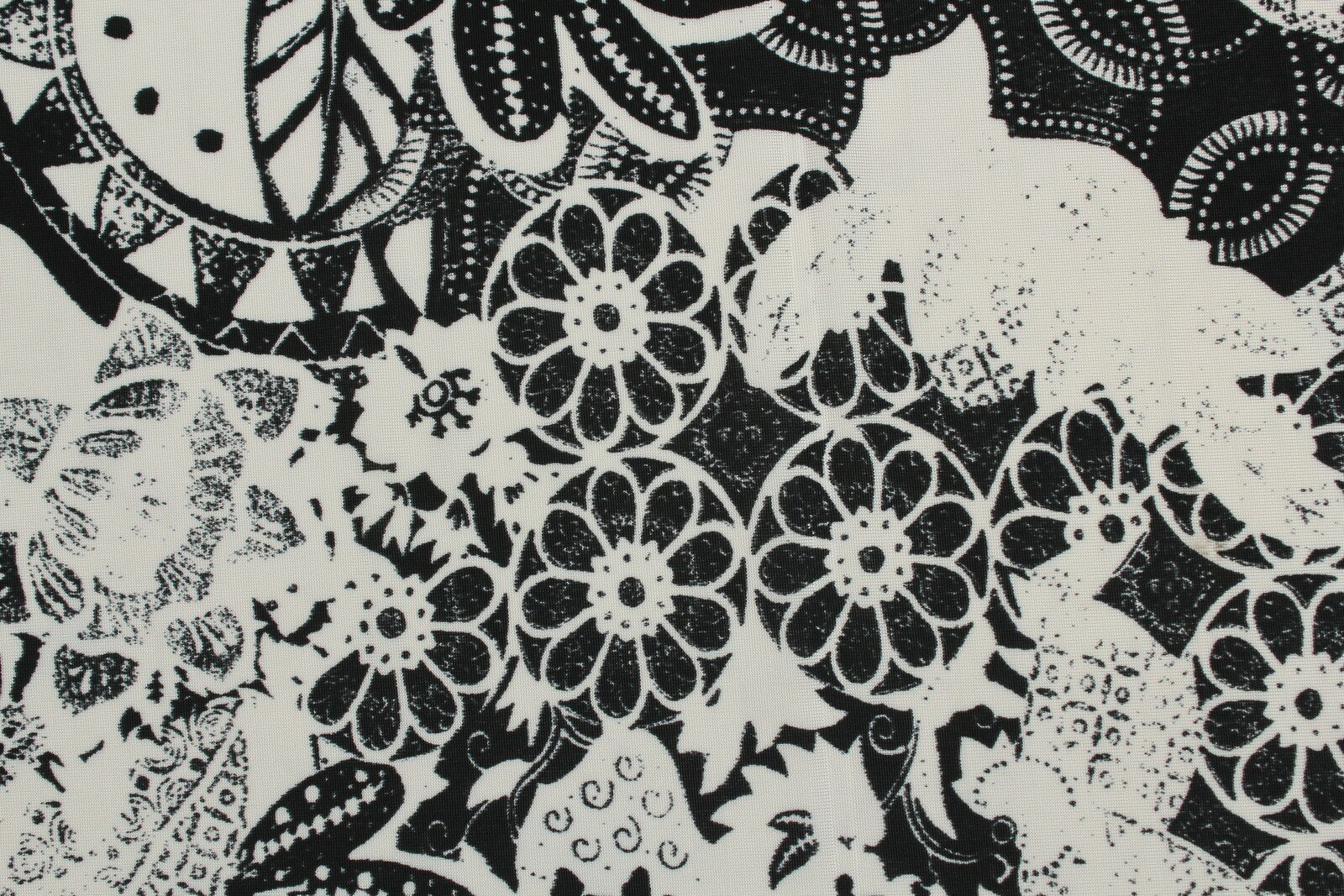 Ткань Трикотаж-стрейч чёрный рисунок на белом, ш140см, 0,5 м