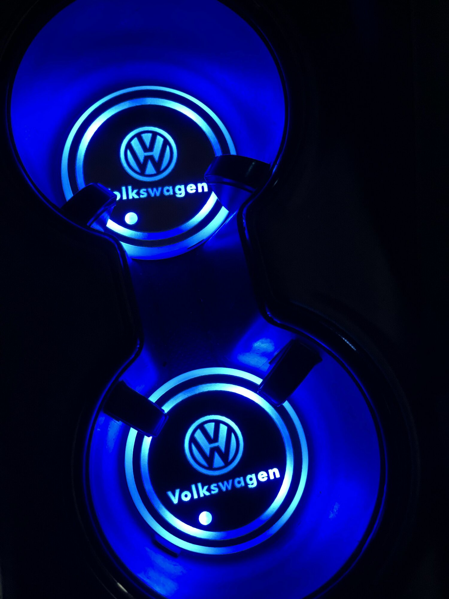 Подсветка подстаканников с логотипом Volkswagen светодиодная Фольксваген 2шт — фото 1