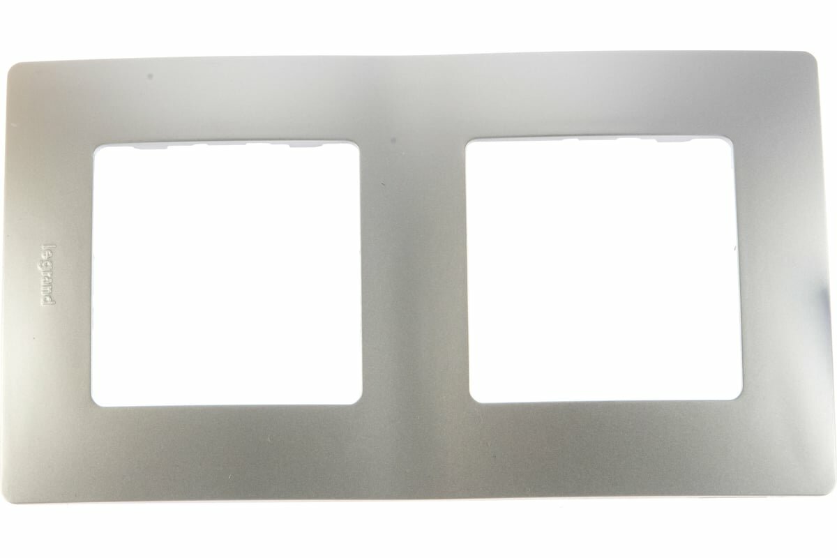 Legrand Рамка 2 поста Legrand Etika алюминий 672552 — фото 1