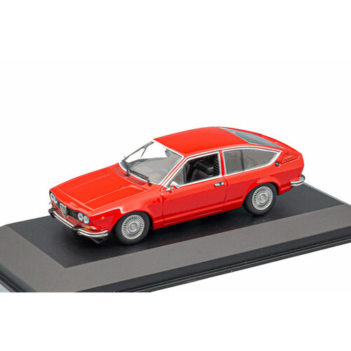 Alfa romeo alfetta gtv coupe 1976 red