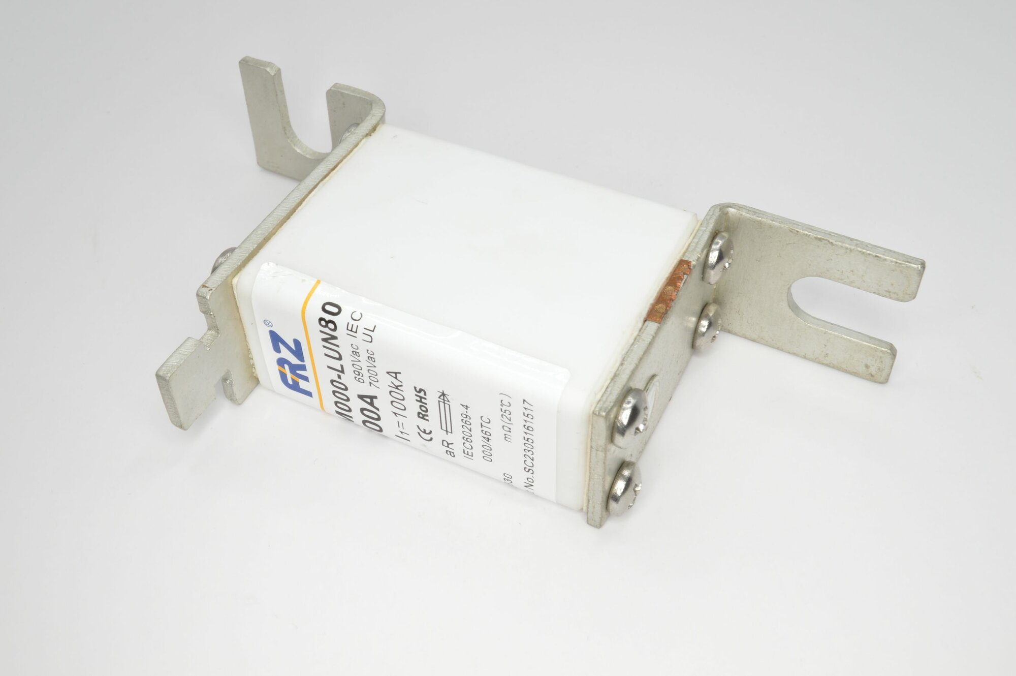 Предохранитель FRZ FRM000-LUN80T 690/700V 200A AR Предохранитель быстродействующий aR 200А 690В AC 00TN/80 1шт
