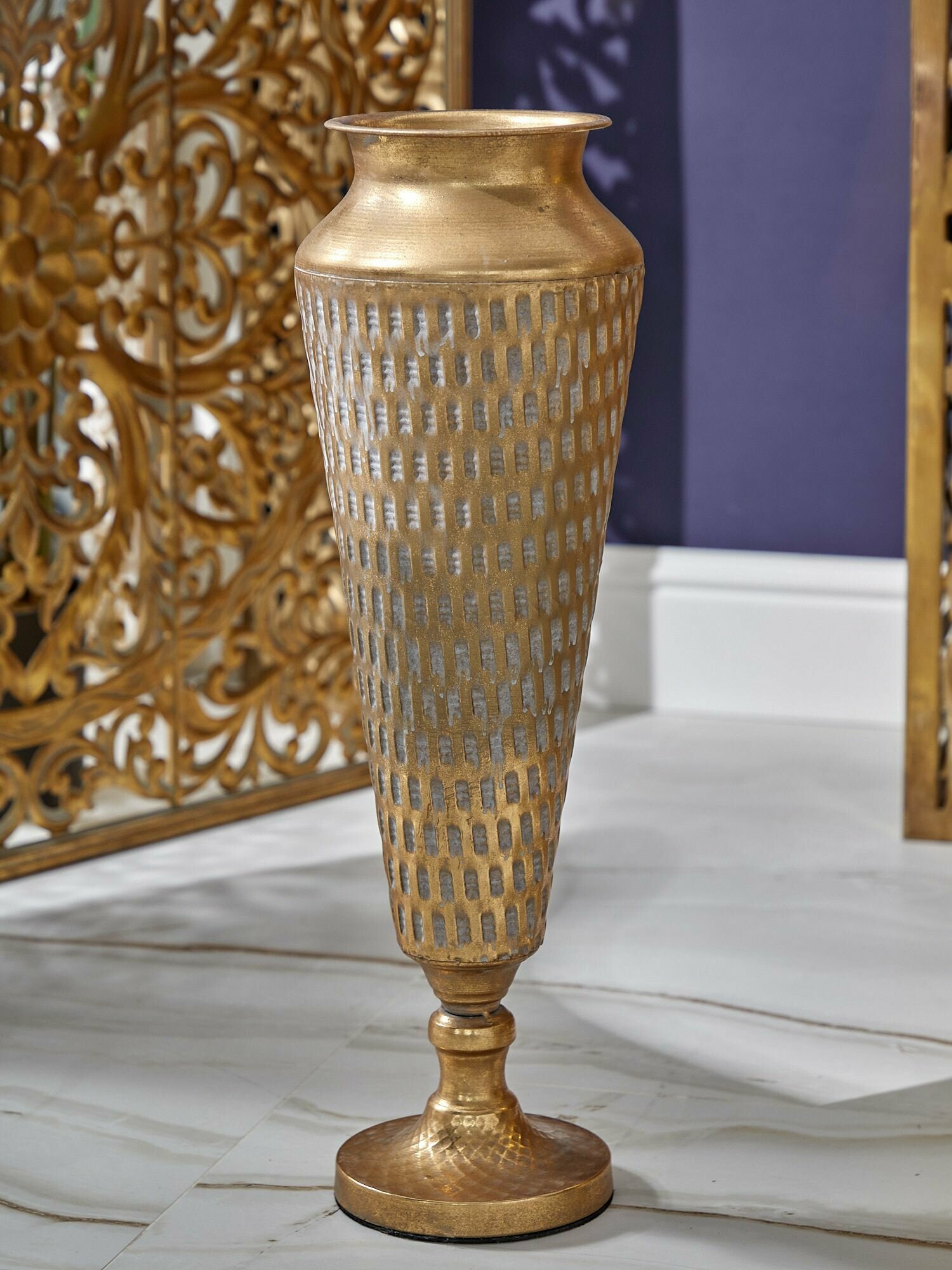 57-435 Ваза интерьерная 17х17х53см, Железо, цвет золотистый, Glasar