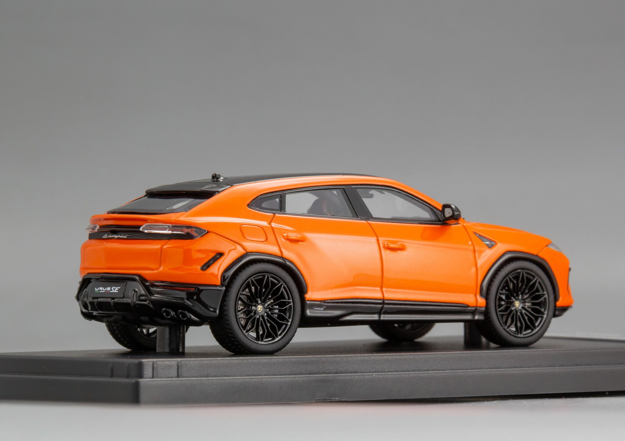 Масштабная модель Lamborghini Urus SE — фото 1