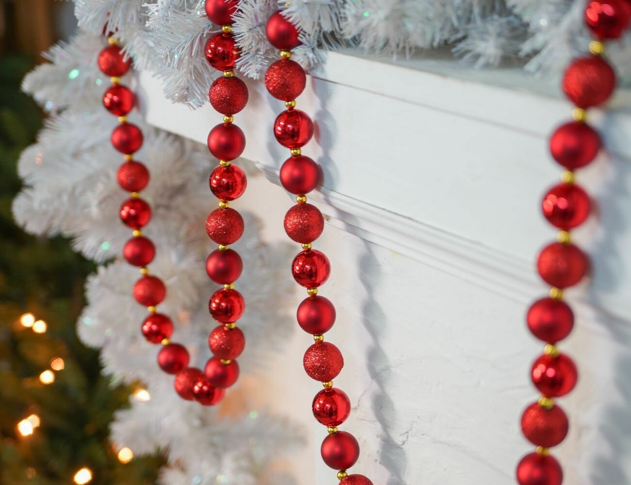 Бусы на ёлку новогоднее ожерелье пластик красный 1-3 см 198 см Winter Deco 3081133