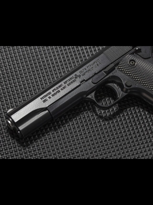 Игрушечная модель 6мм BB пистолета Colt M1911 Black Hawk (полная металлическая внешняя труба, двойной магазин, апгрейд реализма) + тактический кейс — фото 1