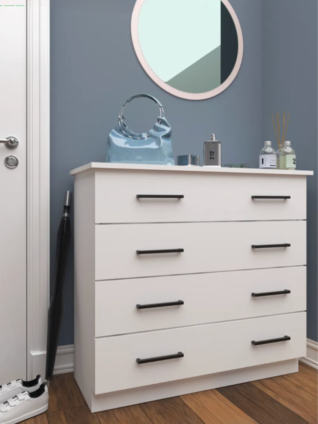 Комод 4-х ящичный с чёрными ручками, современное решение для интерьера — фото 1